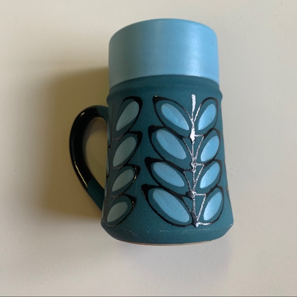 Art Studio Vintage Inspired Mug - Picture 3 of 8